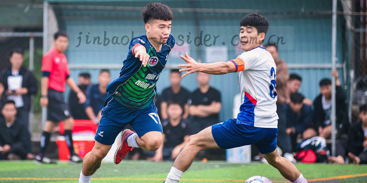 八个批次抽屉沿一条检索线依次展开